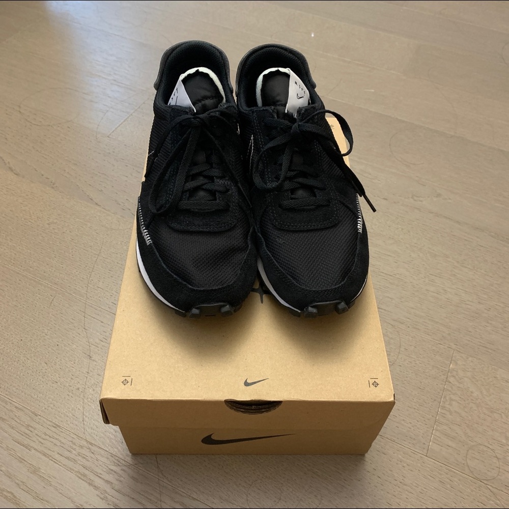 Nike Daybreak-Type Black & White